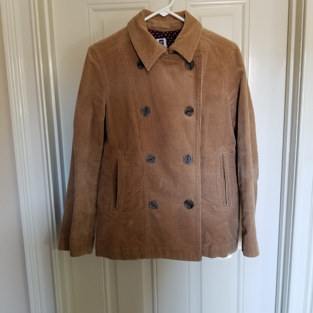 Cute GAP corduroy tan jacket. Size Small.